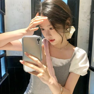帐棚顶上的马戏团艺人